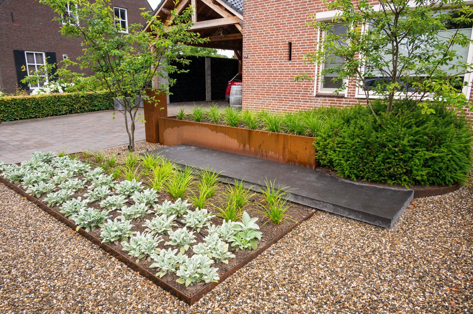 Stoere voortuin in Megen